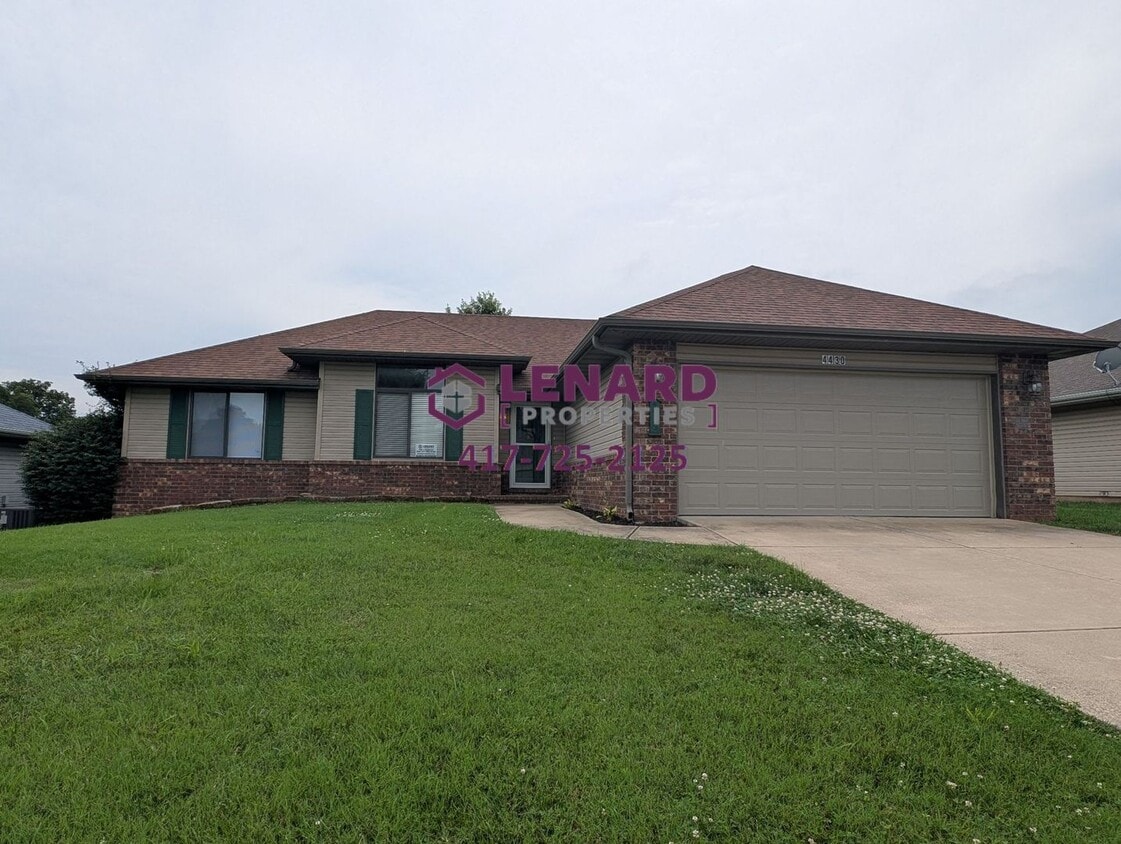 Primary Photo - Spacious 3 Bedroom Home!