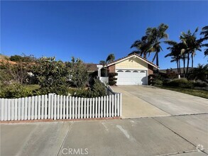 Building Photo - 916 Clear Creek Canyon Dr