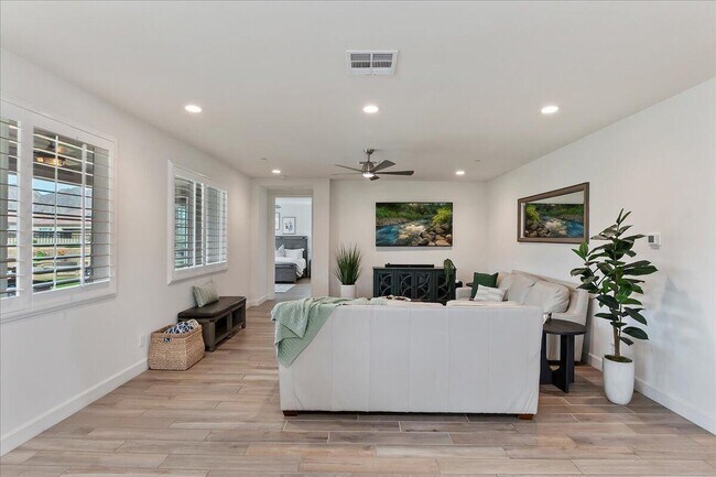 Building Photo - 58179 Aragon Way