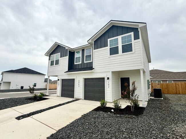 Foto del edificio - BRAND NEW 3 Bedroom, 2.5 Bathroom, Two-sto...