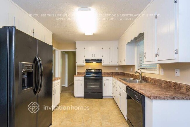 Foto del edificio - 2732 Shetland Ln NW
