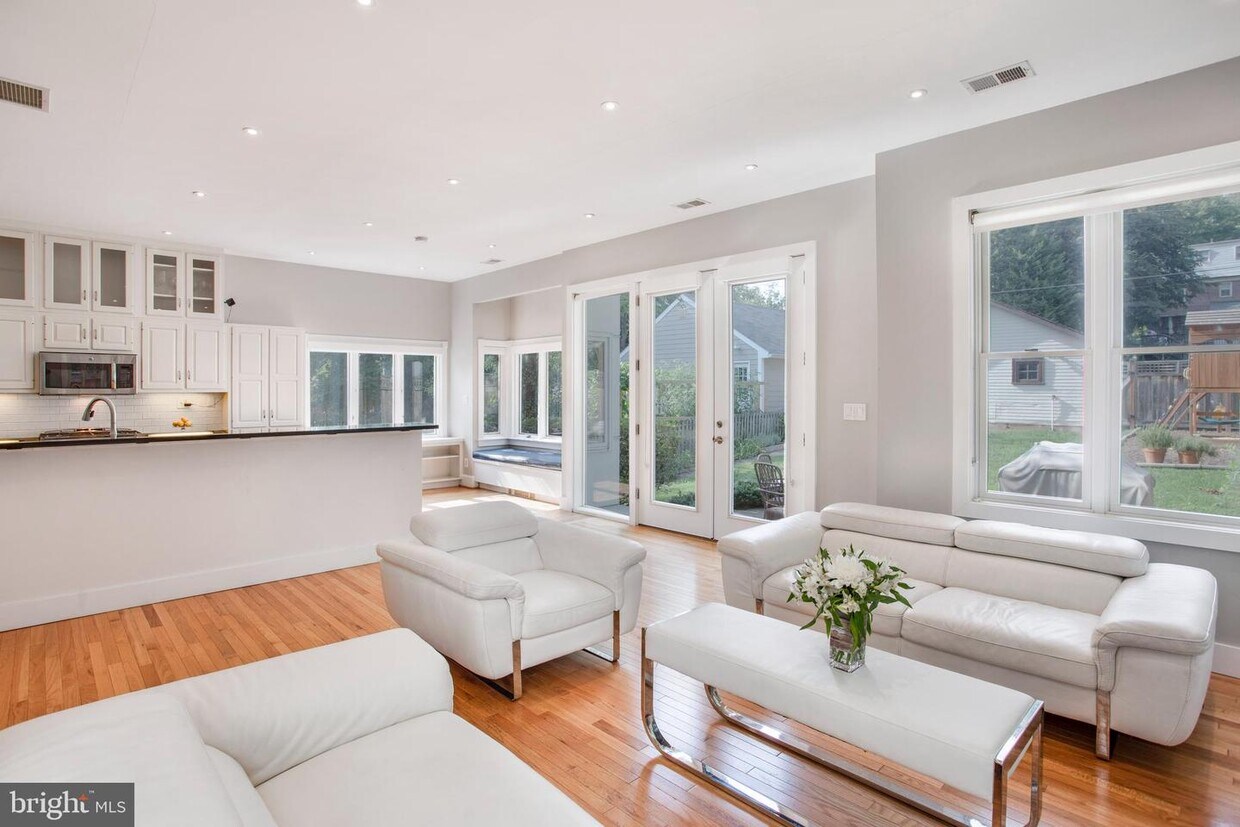 Foto principal - 3339 Military Rd NW