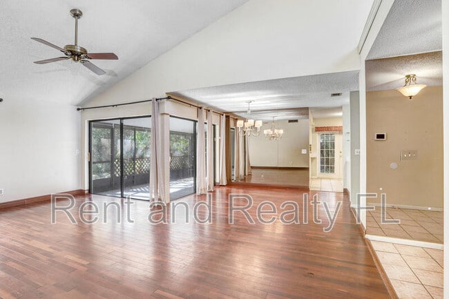 Foto del edificio - 4504 Stonehenge Rd