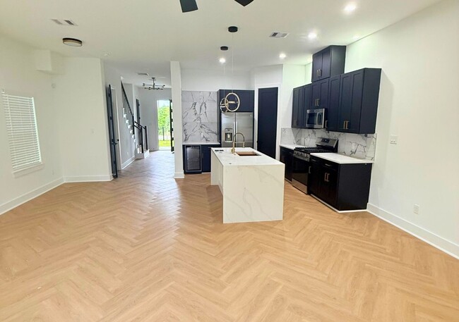 Building Photo - 4117 Shelby Cir