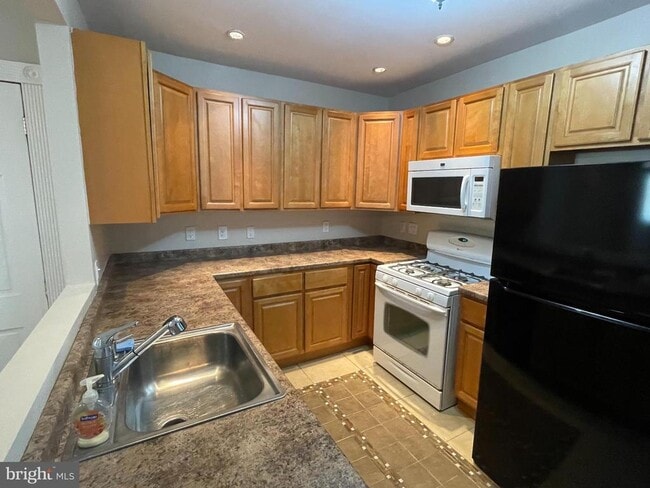 Foto del edificio - 141 Leverington Ave