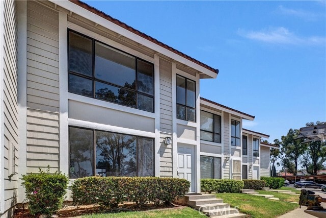 Building Photo - 25885 Trabuco Rd