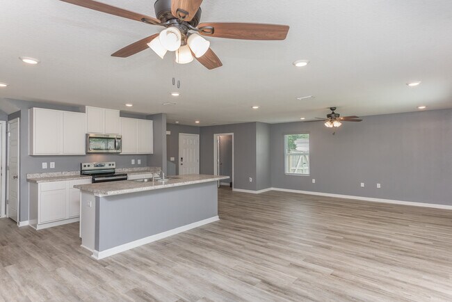 Foto del edificio - 5720 Blackhorse Cir