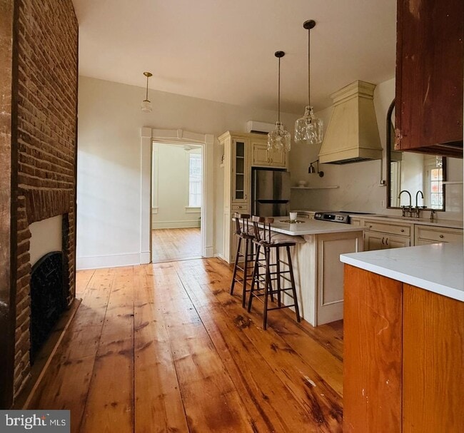 Building Photo - 46 York St