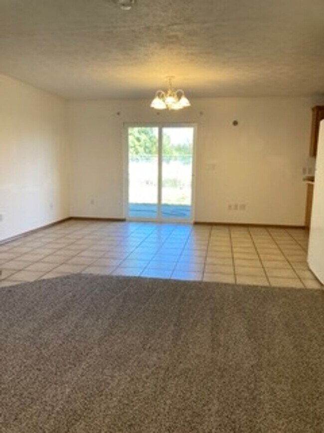 Foto del edificio - 306-308 N Pierce Rd