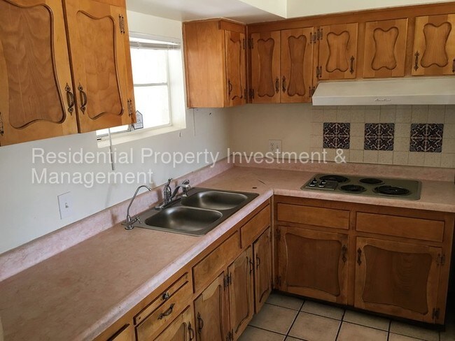 Building Photo - 5968 W Pasadena Ave