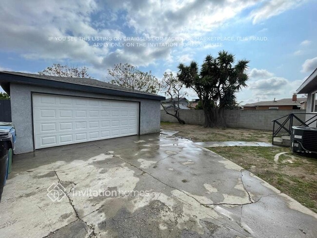 Foto del edificio - 3924 W 104th St