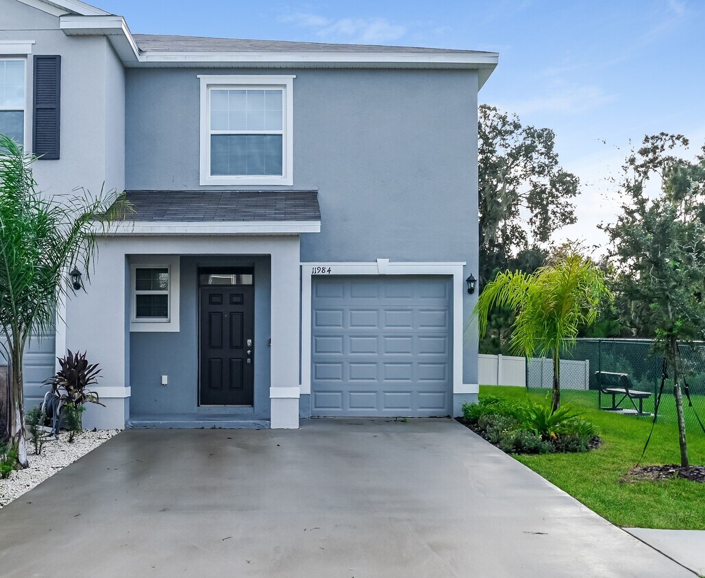 Foto principal - 11984 Stoneport Pl