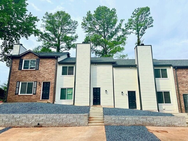 Building Photo - 1344 N Hampton Rd