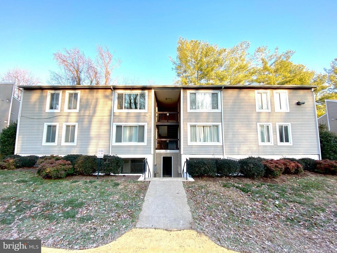 111 Berry St Unit 6, Orange, VA 22960 Room for Rent in Orange, VA