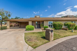 Building Photo - 1012 E Wagon Wheel Dr