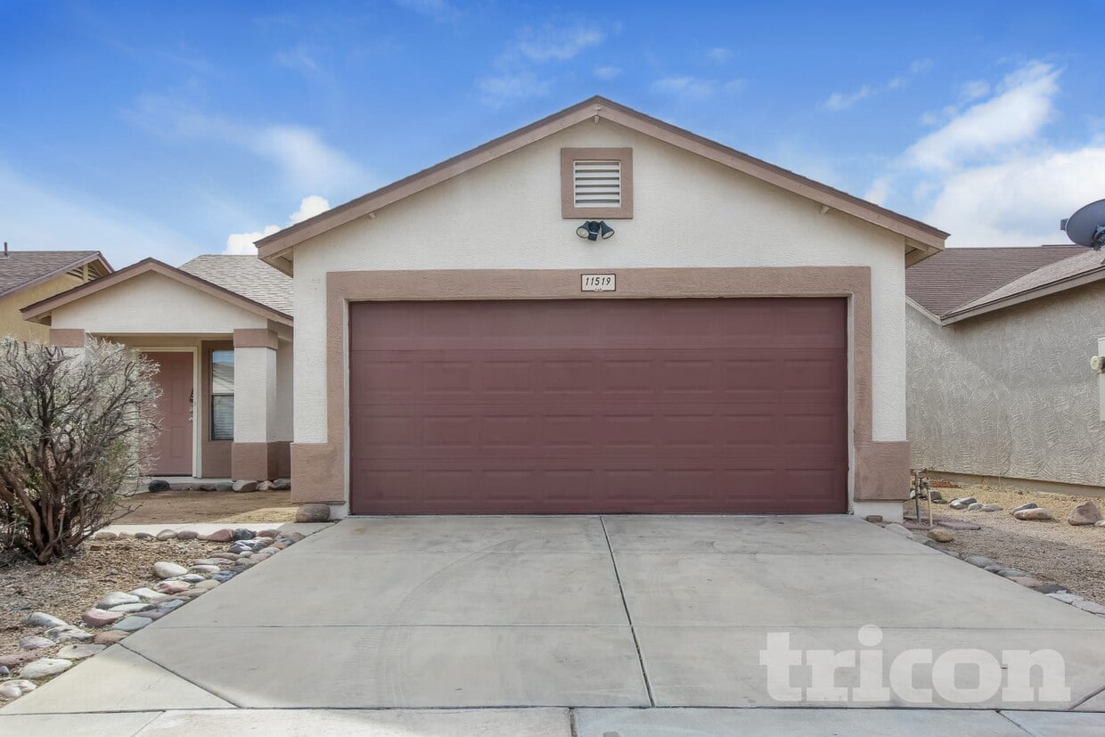 Foto principal - 11519 W Windrose Ave