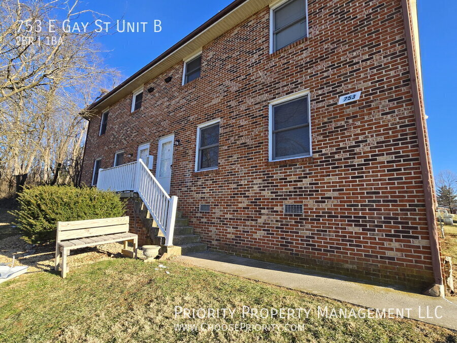 Primary Photo - 2BR 1BA Apartment, Harrisonburg