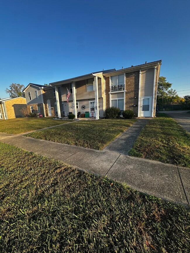 Foto del edificio - 6846 Emerald Ave