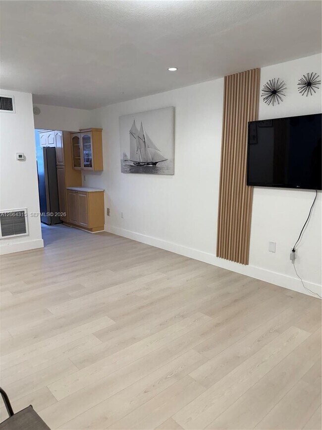 Foto del edificio - 3660 SW 10th St