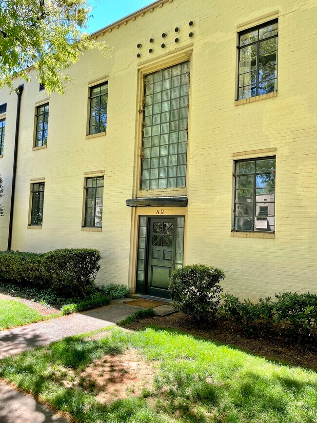 Building Photo - 1121 Myrtle Ave