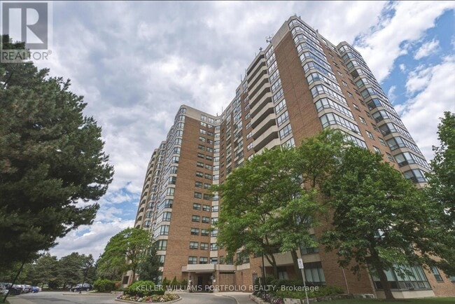 Building Photo - 7601 Bathurst St