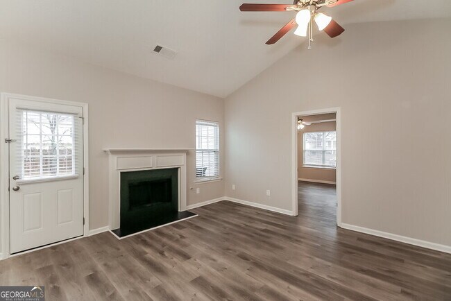 Foto del edificio - 1500 Logan Ln