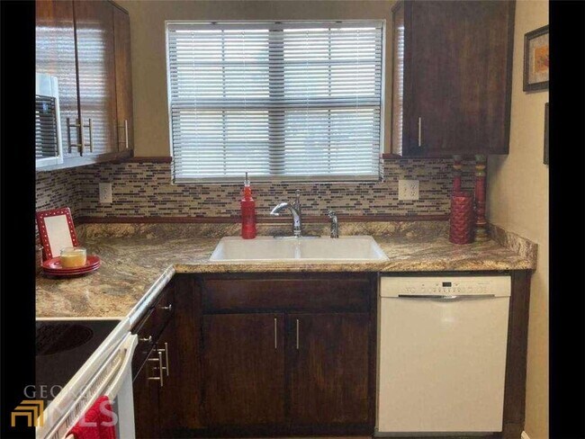 Building Photo - 2510 Hidden Cove Ct