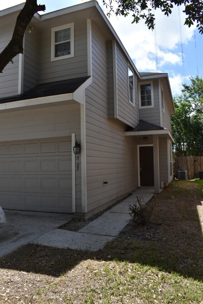 Foto del edificio - 3123 Atherton Canyon Ln