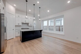 Building Photo - 11430 Gossamer Wing Ln