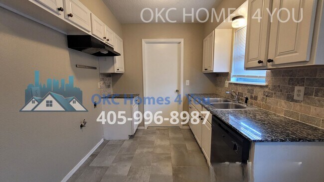 Foto del edificio - Near E 15th and S Blvd, Edmond, OK
