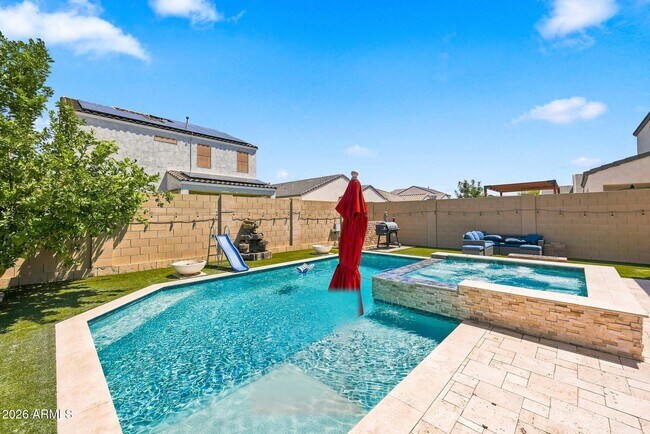 Foto del edificio - 12644 W Nogales Dr