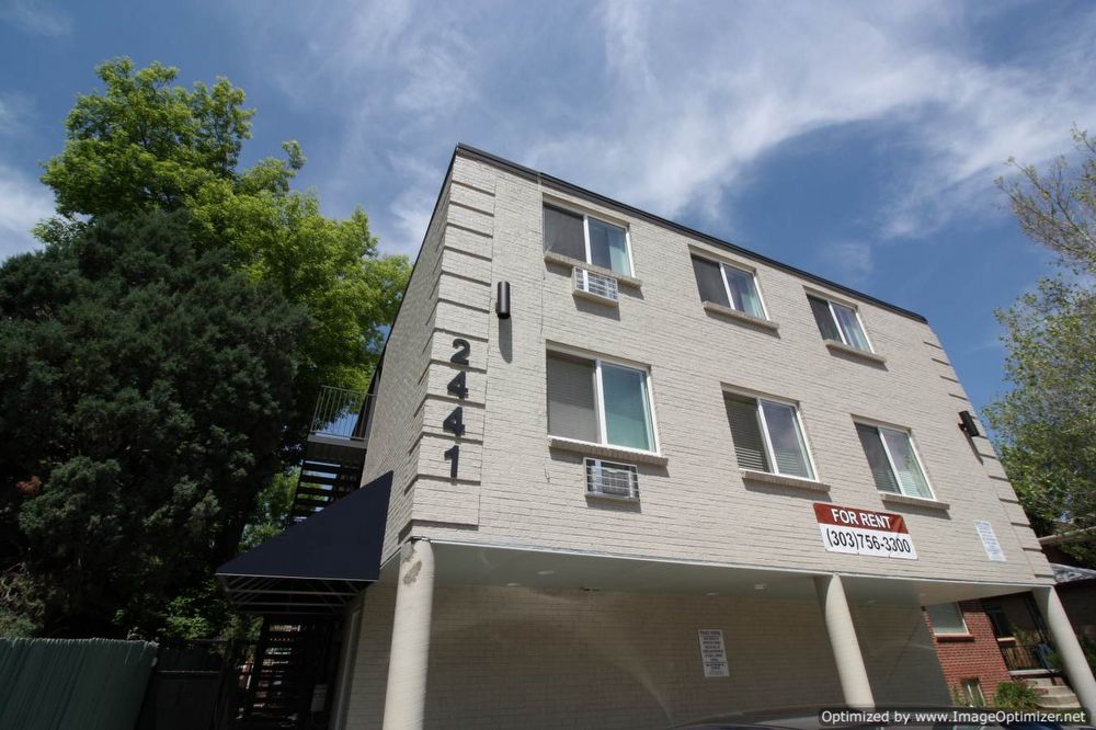 Foto principal - 2441 S York St