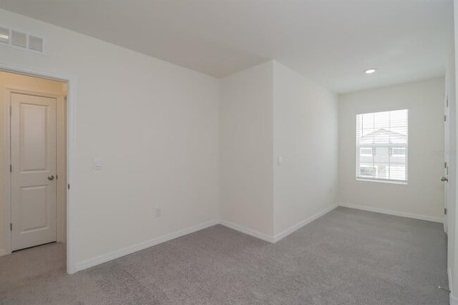 Foto del edificio - 2894 Peony Pr Ln