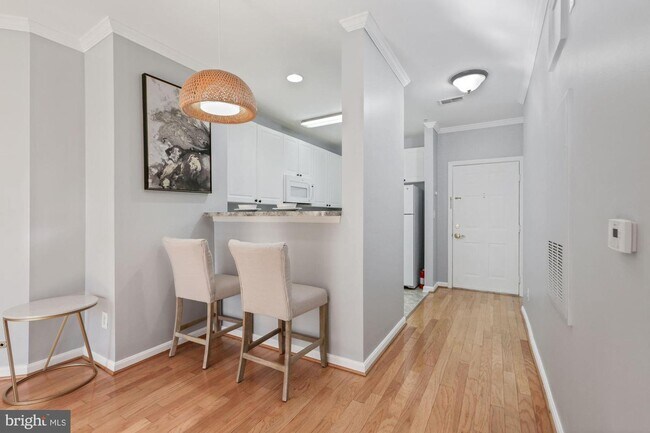 Building Photo - 8181 Carnegie Hall Ct