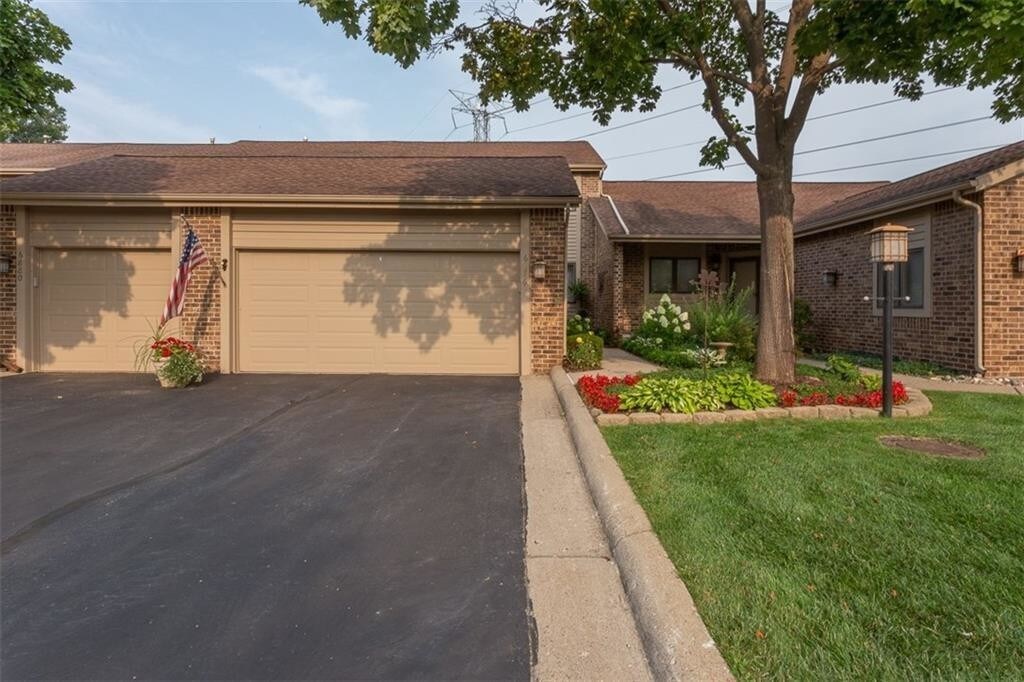 Foto principal - 6876 Northcrest Way E