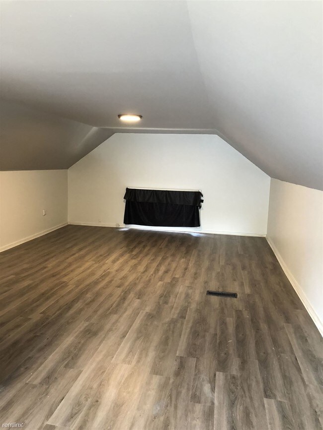 Foto del edificio - 3 br, 1 bath  - 1016 11th St NW