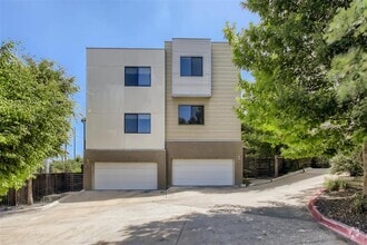Building Photo - 707 Cardinal Ln