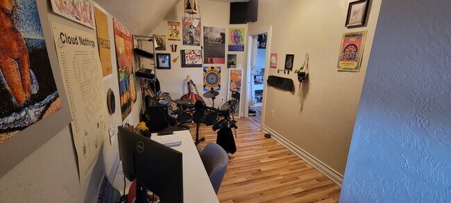 2nd bedroom facing outwards - 244 S Saint Clair St