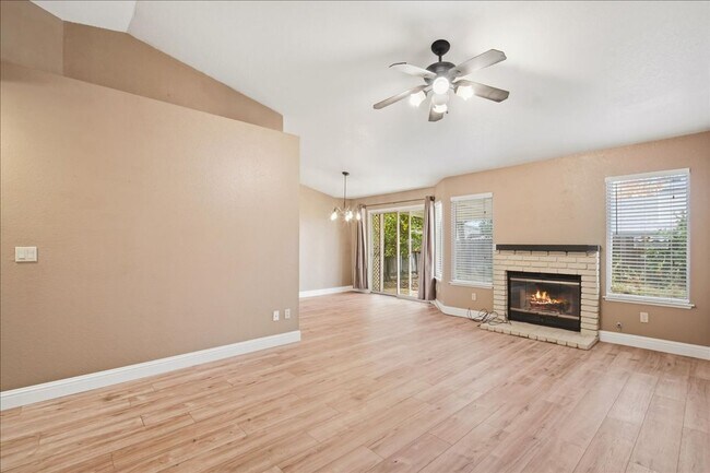 Foto del edificio - 8138 Sonoma Hills Way