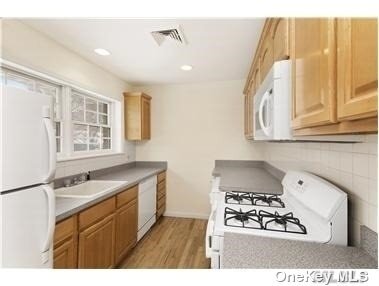 Building Photo - 108-28 68th Dr
