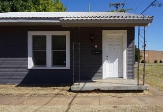 Building Photo - 2104 Ave A