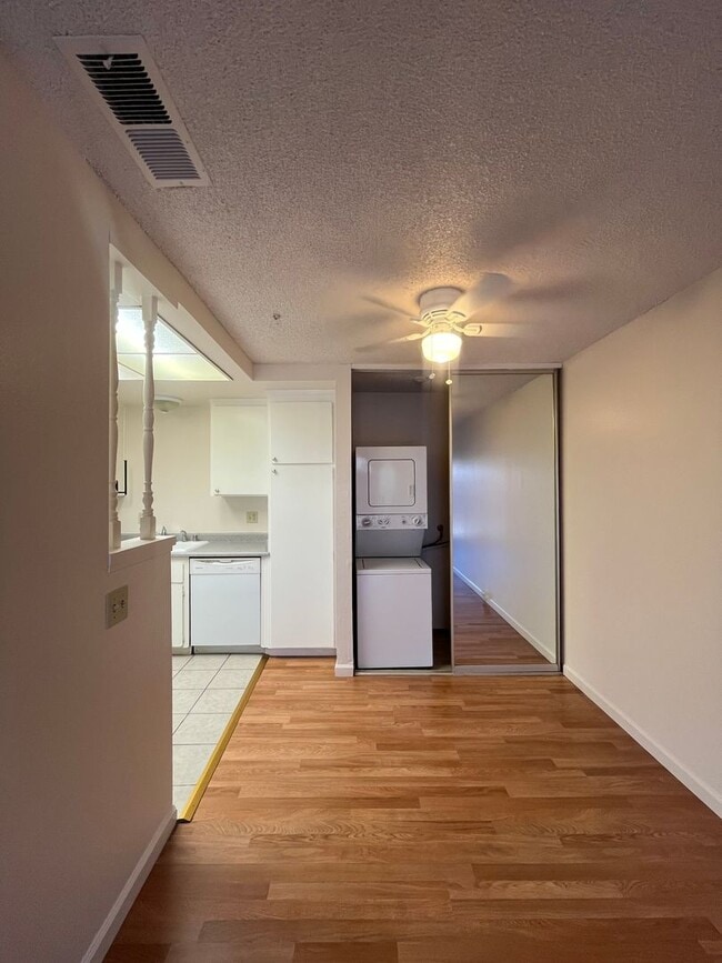 Building Photo - PURE Property Management Presents: Inviting single story two-bedroom condo in Rohnert Park!