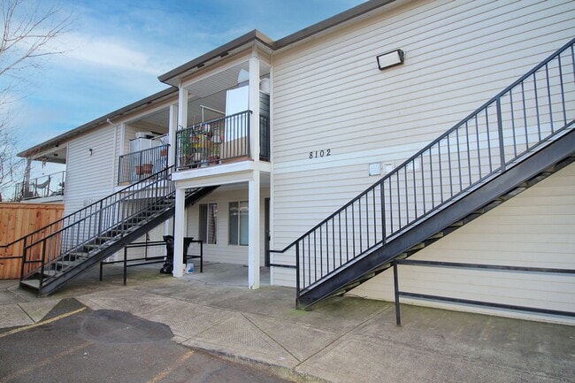 Building Photo - 8102 SE Lambert St