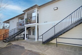 Building Photo - 8102 SE Lambert St