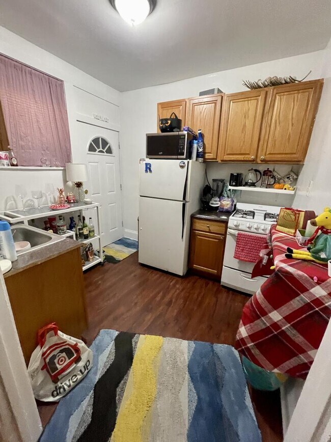 Foto del edificio - 1 bedroom in Chicago IL 60657