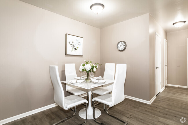 Dining Room - Valley View Apartments