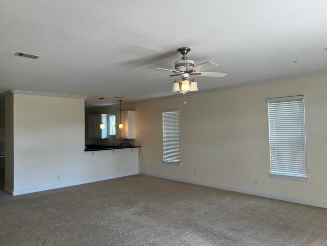 Building Photo - 118 Spires Ln