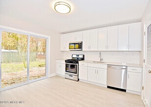 Building Photo - 168 Esmeralda Ct