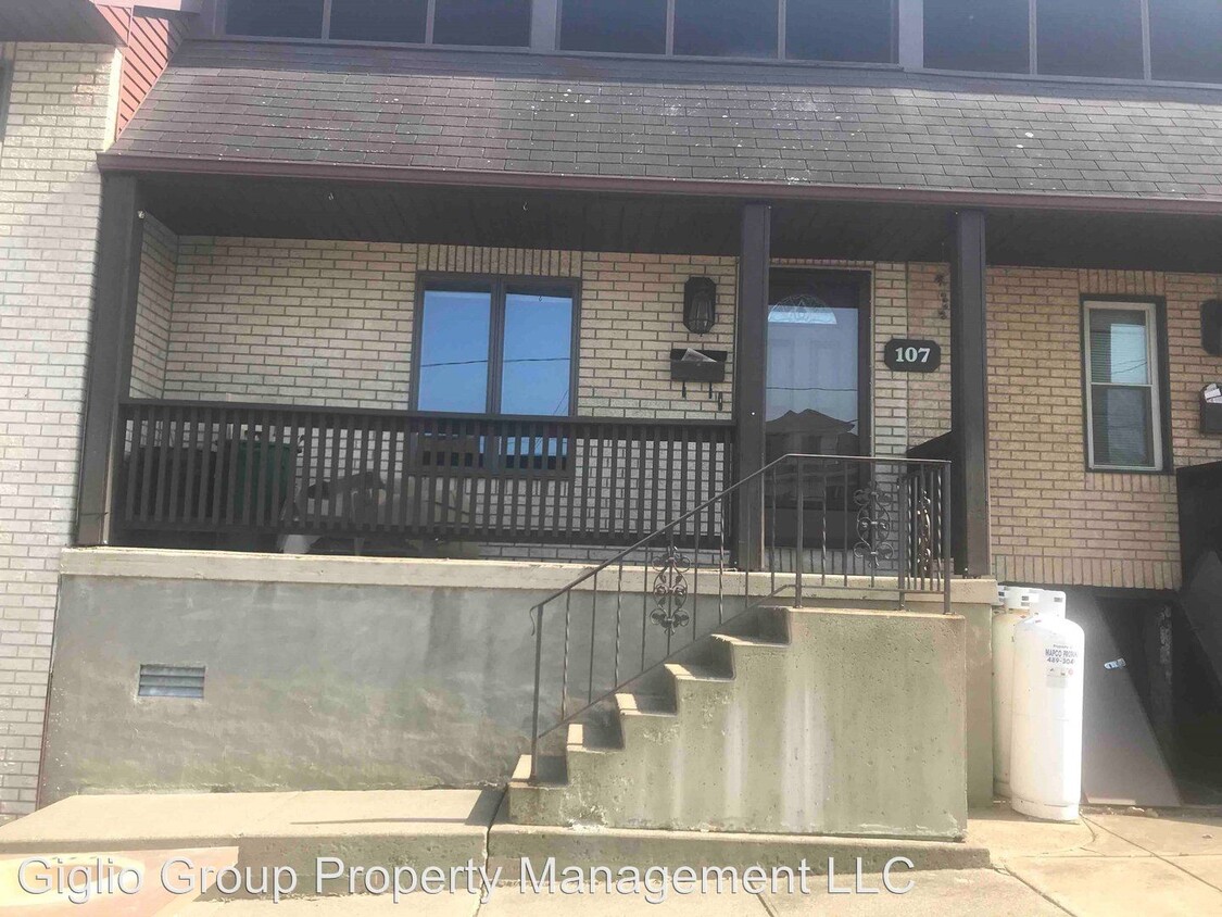 Foto principal - 107 Powell Ave
