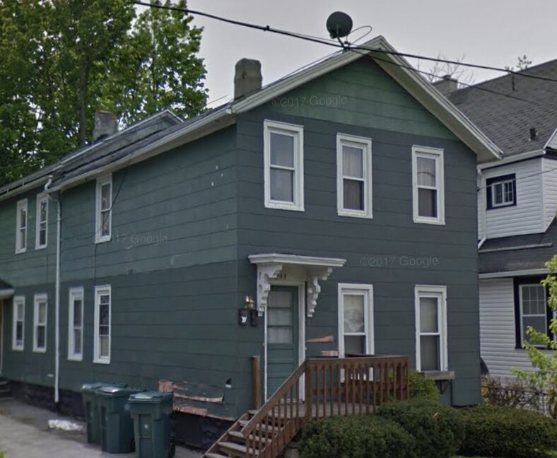 Primary Photo - 233 Troup St